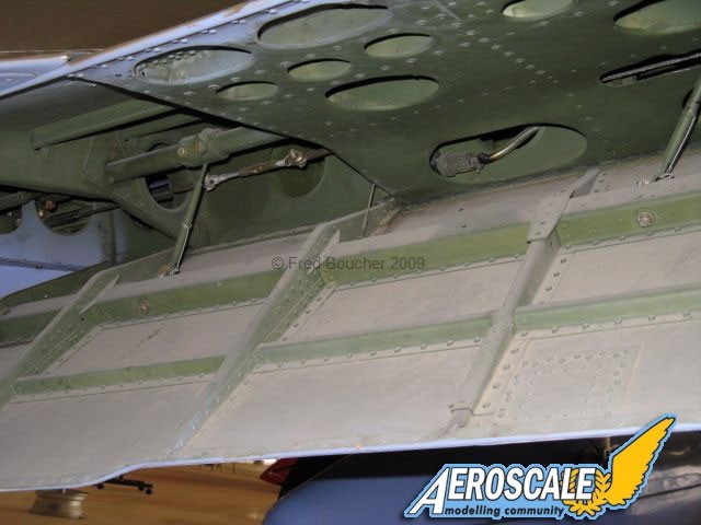 Curtiss P-40E wing flap interior
