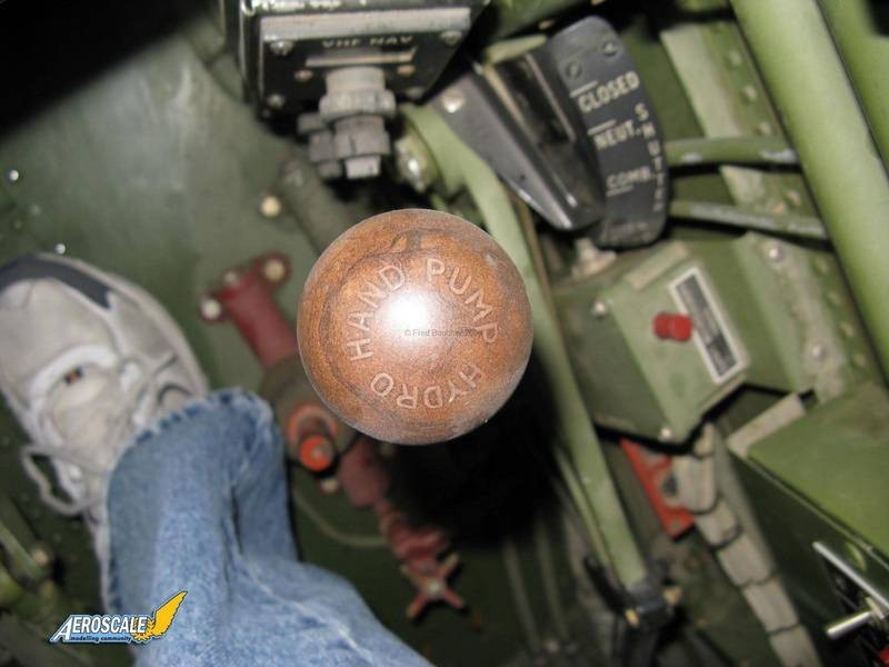 P-40E wobble pump knob