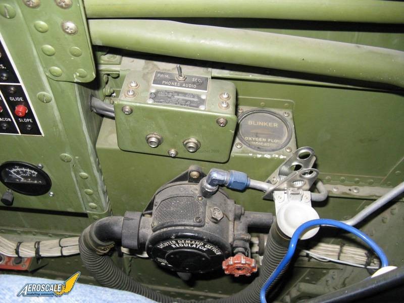 P-40E oxygen regulator