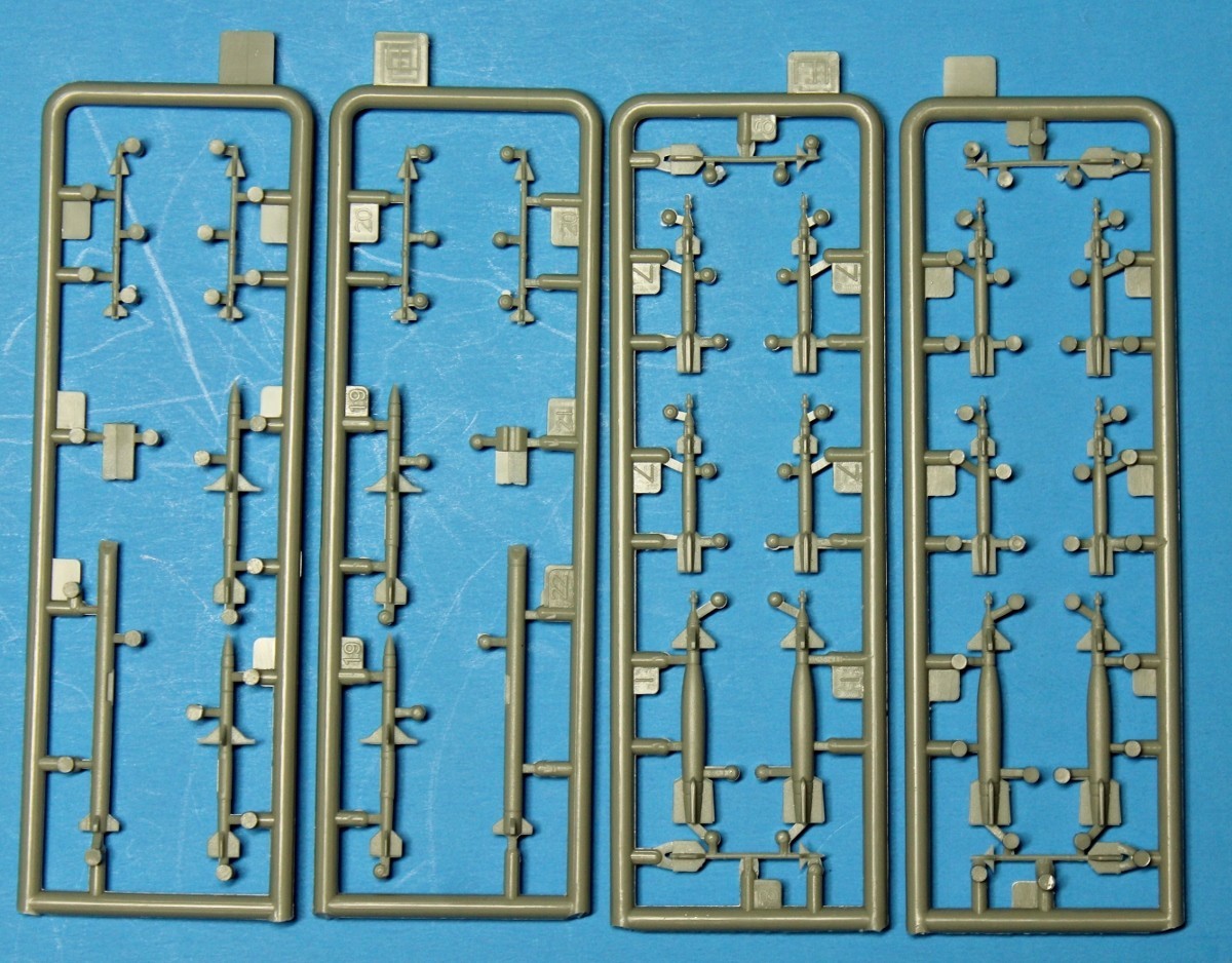 Sprue E: Weapons