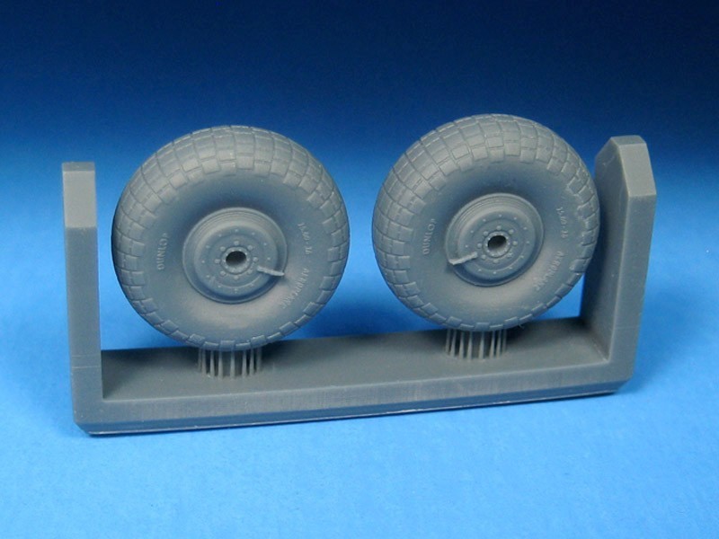 BR72466 - 1:72 Mosquito Late Mainwheels - Block Tread