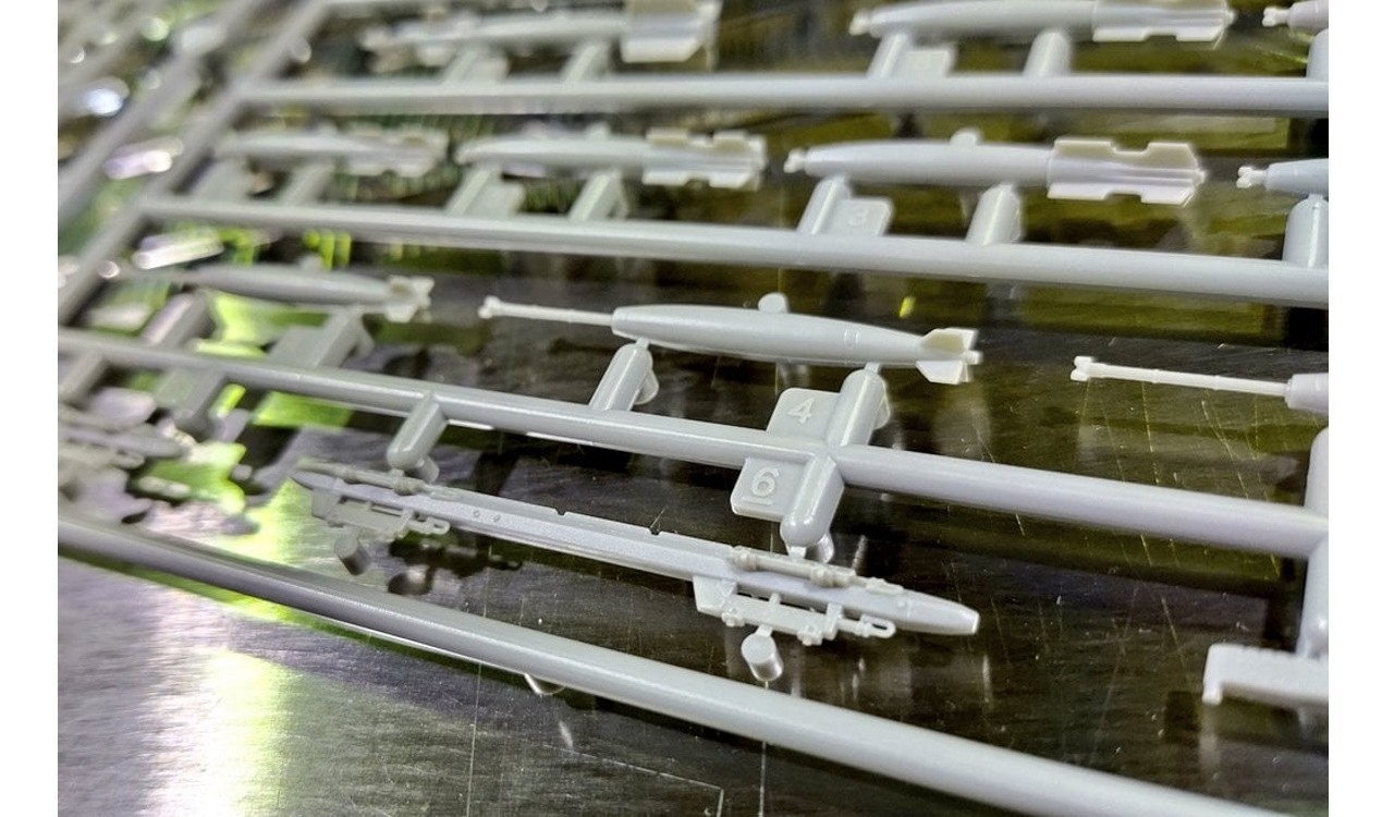 US Bomb & Pylon Set Sprue Shots